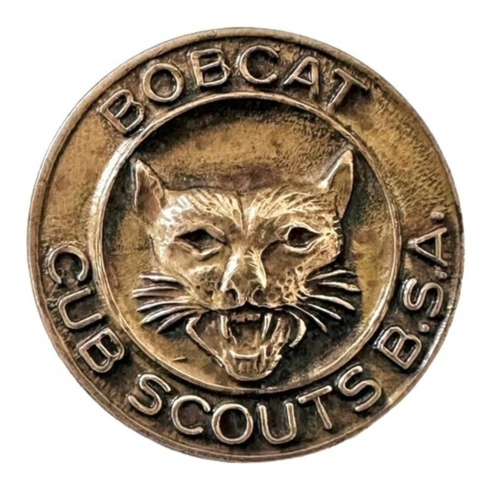 Vintage Boy Scout Cub Scout Bobcat Pin 3/4 Gold Tone Metal BSA Badge Collectible